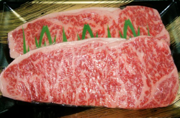 画像1: 【肉の匠 テラオカ】特選黒毛和牛！！牛ロース ステーキ　１枚約２００ｇ (1)