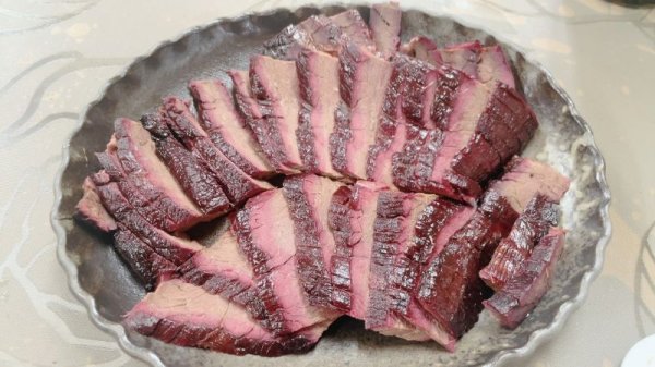 画像6: 【肉の匠 テラオカ】 特選 サイボシ 200g ...旨味凝縮!!馬肉の燻製 (6)